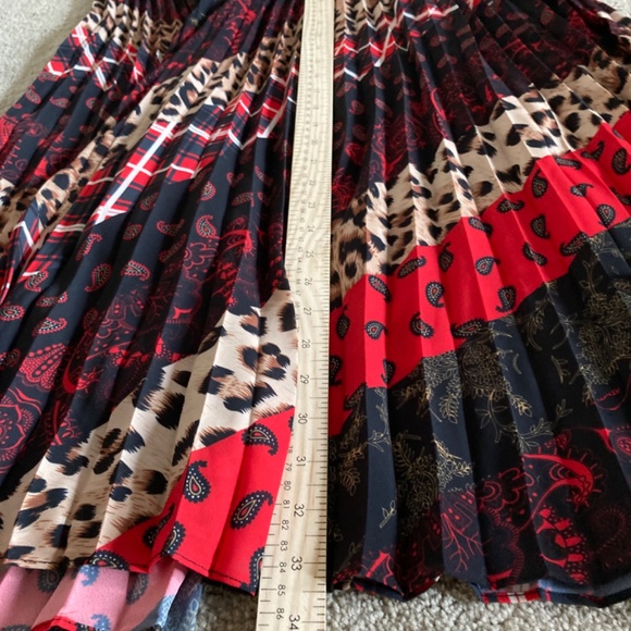 REBA Pleated flowy Maxi Skirt Sz XL in EUC - Picture 3 of 5